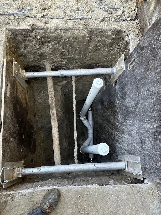 Experienced plumber completing Drain Cleaning work in Choccolocco